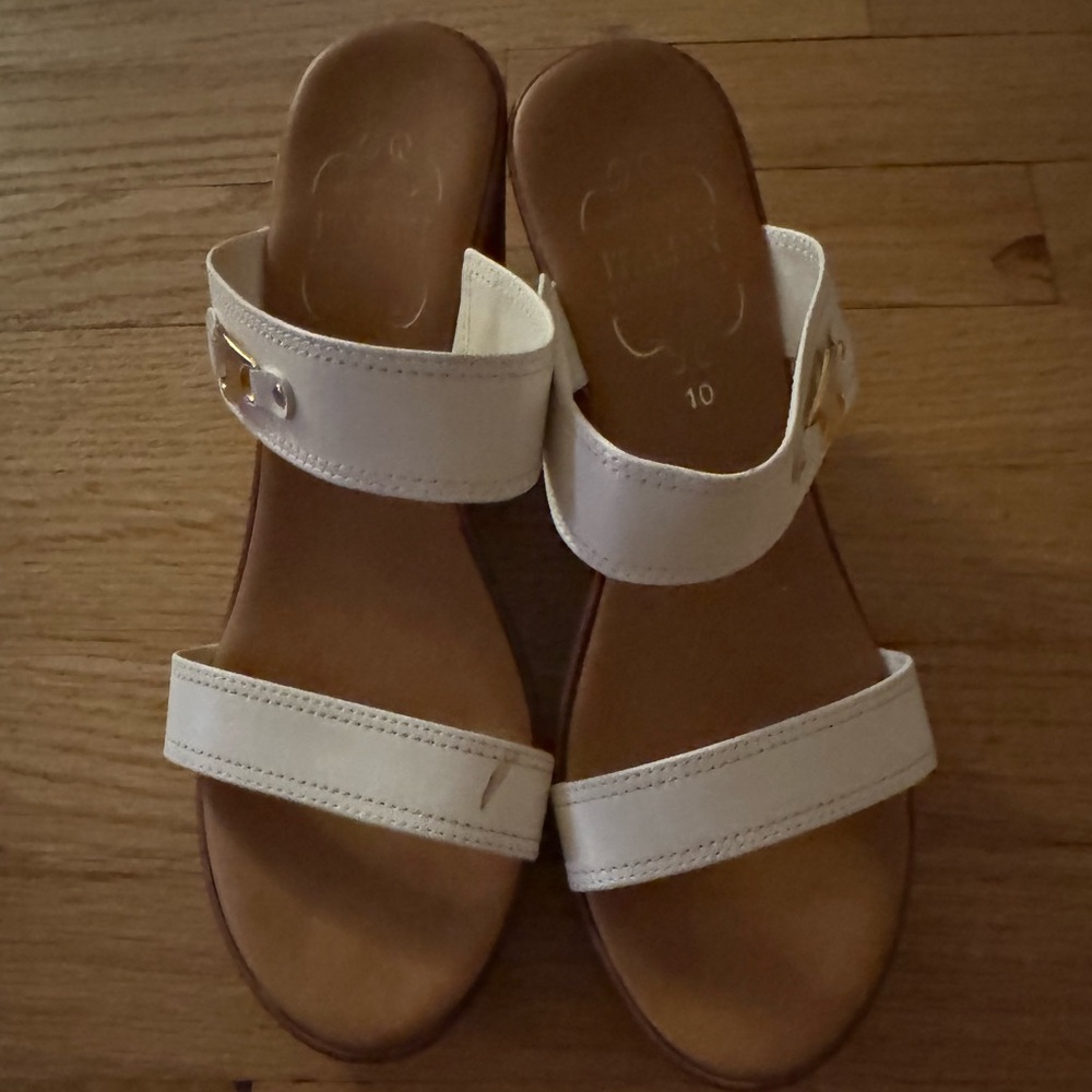 Italian Shoemakers White Sandals